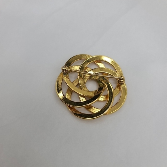 Vintage Gold Tone Swirl Brooch pin - Picture 2 of 2